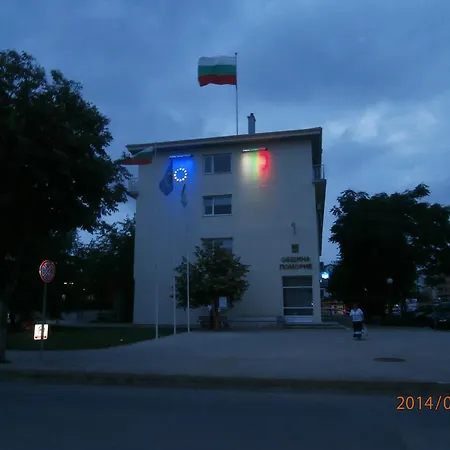 On Tsar Petar Апартаменты Поморие
